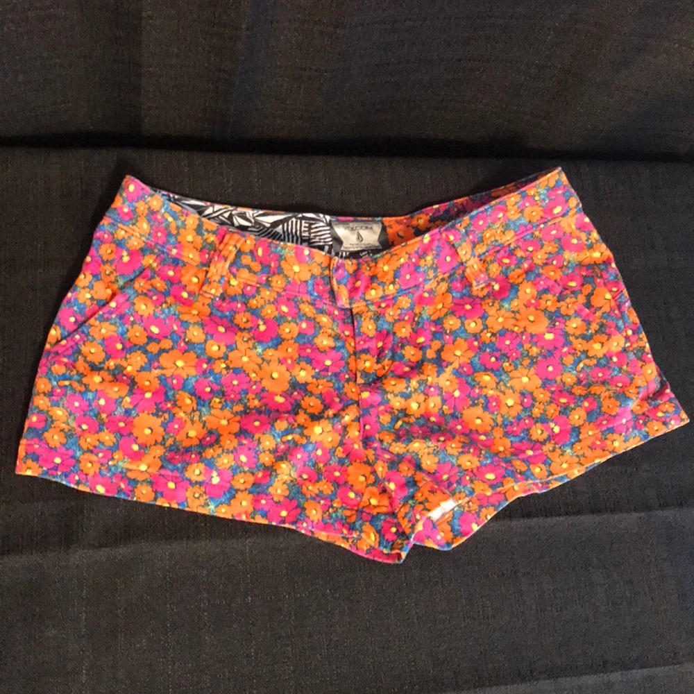 Size 1 Volcom Shorts